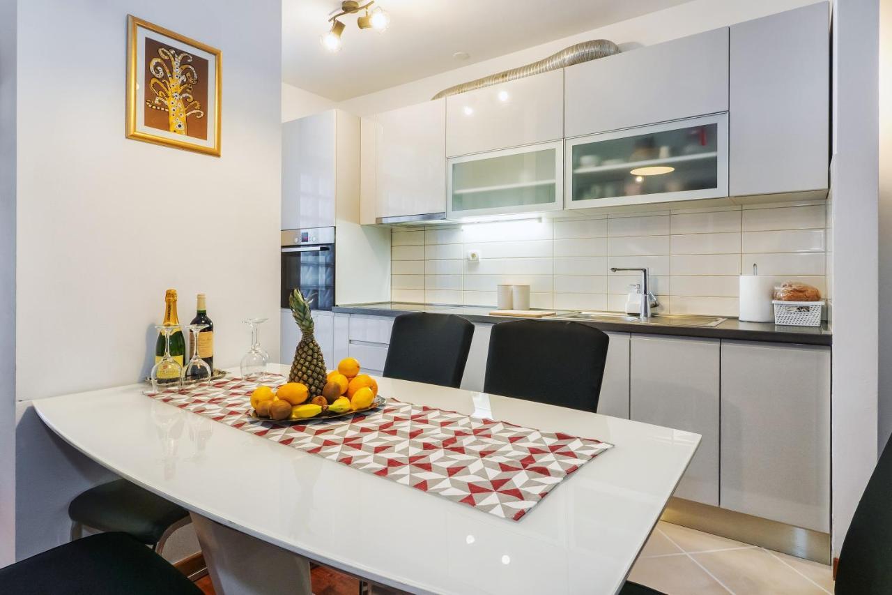 Airy 2-Br Apt W/ Open Layout & Modern Design Διαμέρισμα Σπλιτ Εξωτερικό φωτογραφία