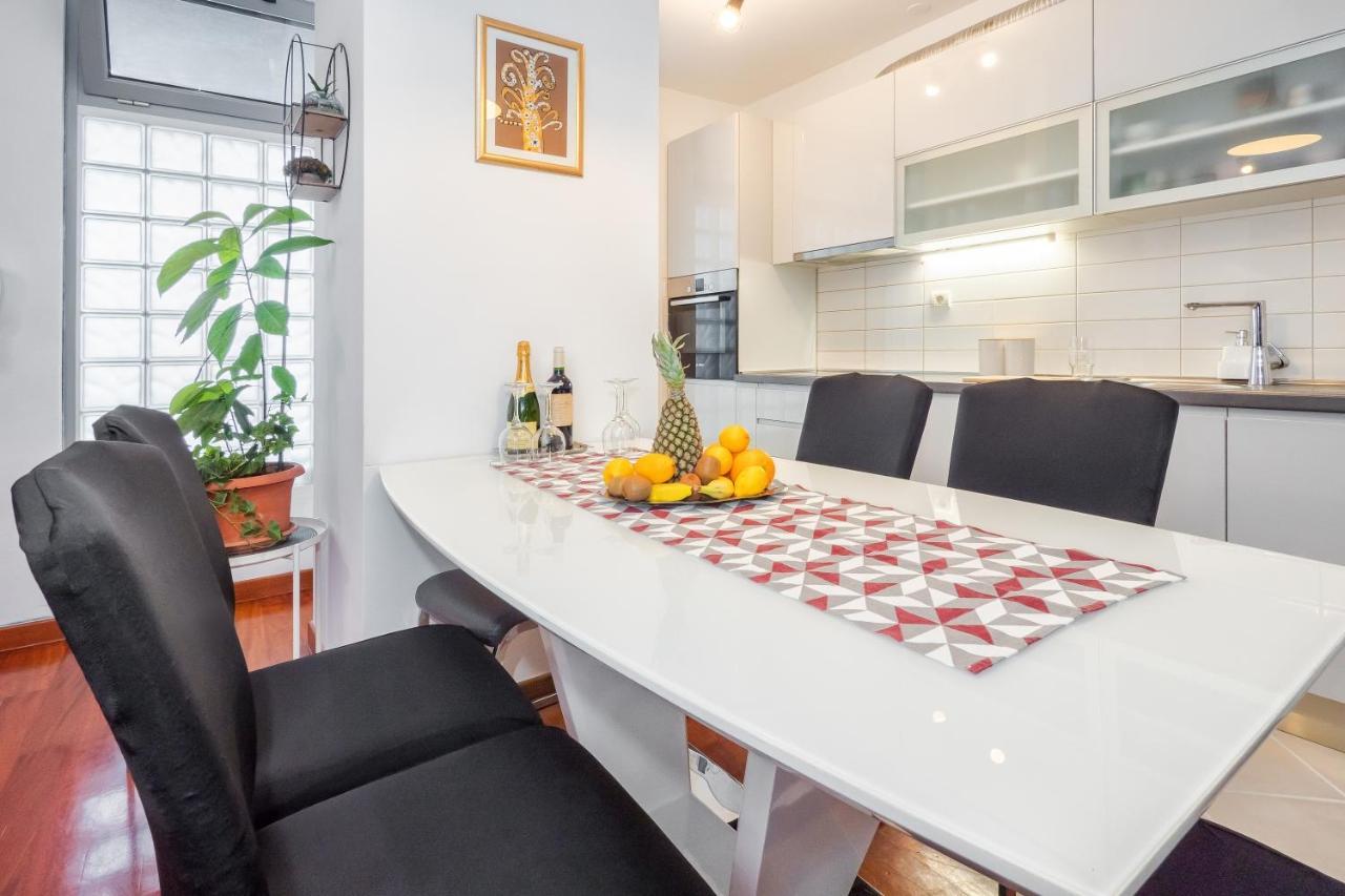 Airy 2-Br Apt W/ Open Layout & Modern Design Διαμέρισμα Σπλιτ Εξωτερικό φωτογραφία