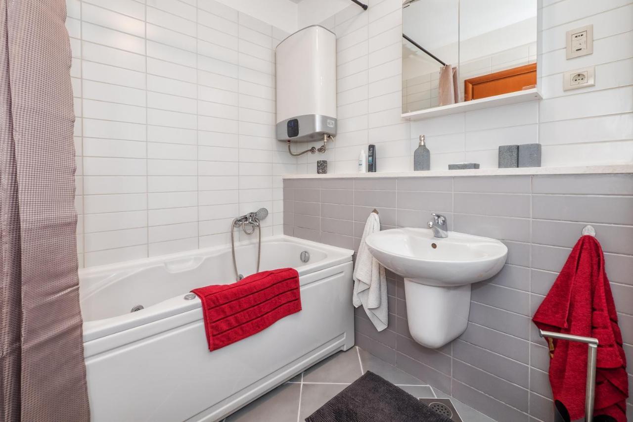 Airy 2-Br Apt W/ Open Layout & Modern Design Διαμέρισμα Σπλιτ Εξωτερικό φωτογραφία