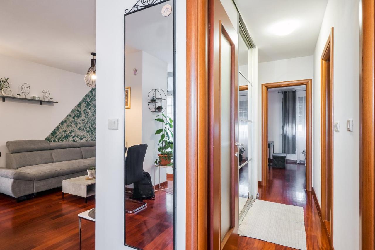 Airy 2-Br Apt W/ Open Layout & Modern Design Διαμέρισμα Σπλιτ Εξωτερικό φωτογραφία
