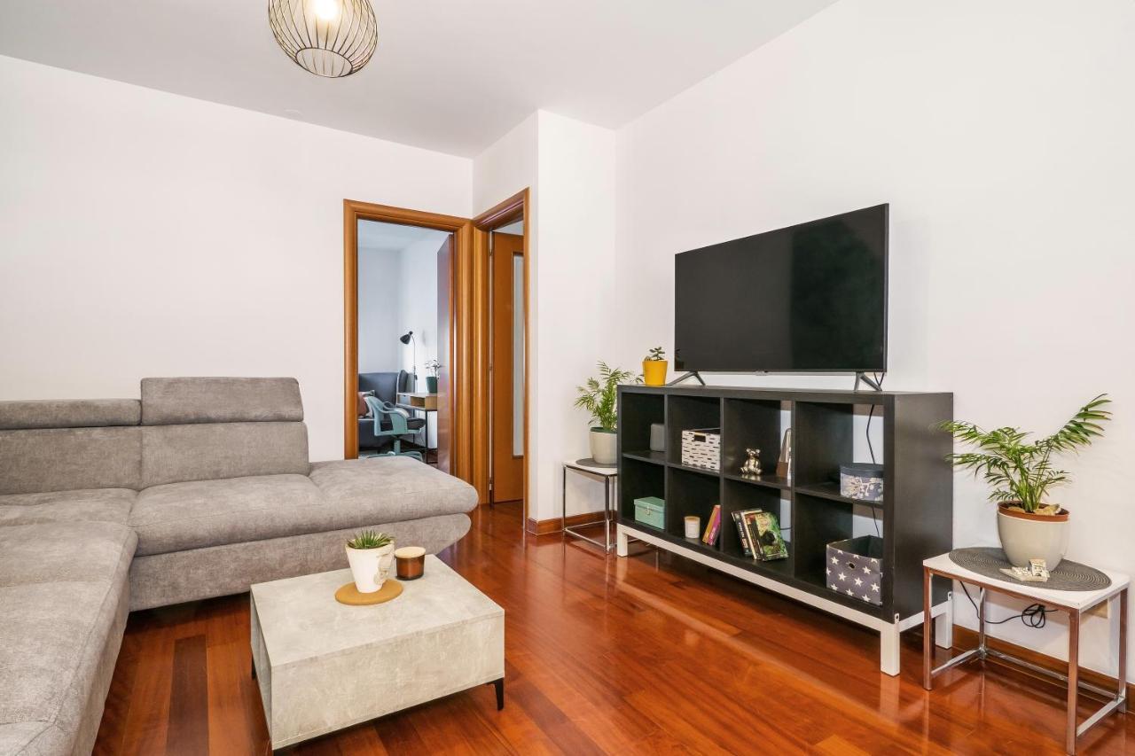 Airy 2-Br Apt W/ Open Layout & Modern Design Διαμέρισμα Σπλιτ Εξωτερικό φωτογραφία
