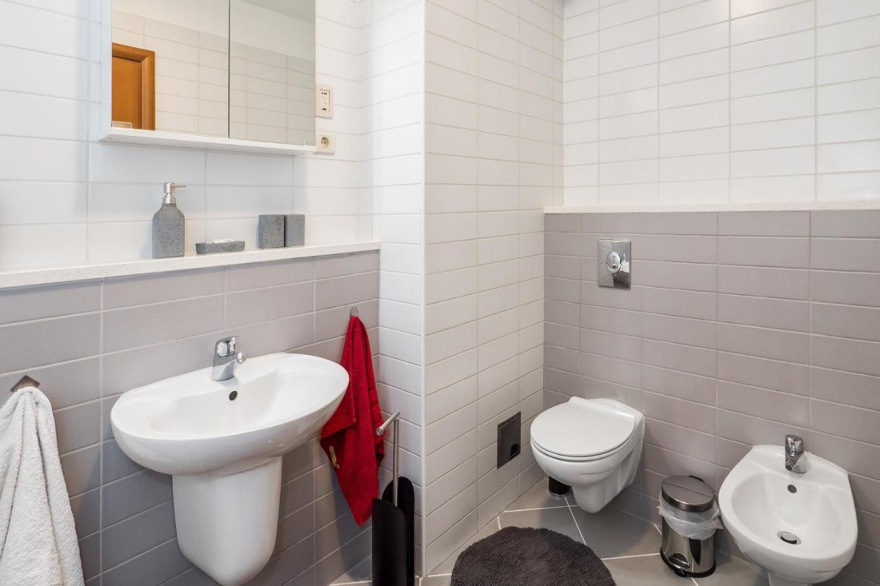 Airy 2-Br Apt W/ Open Layout & Modern Design Διαμέρισμα Σπλιτ Εξωτερικό φωτογραφία
